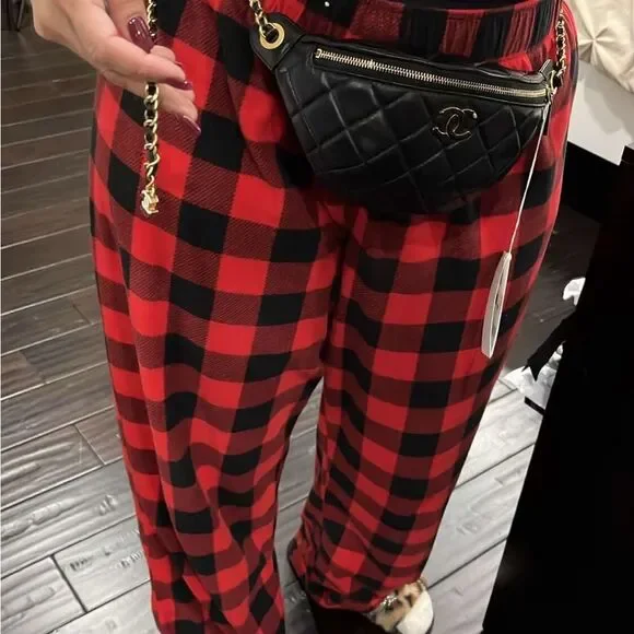 CHANEL Black Quilted Crossbody Bag - Picture 11 of 11